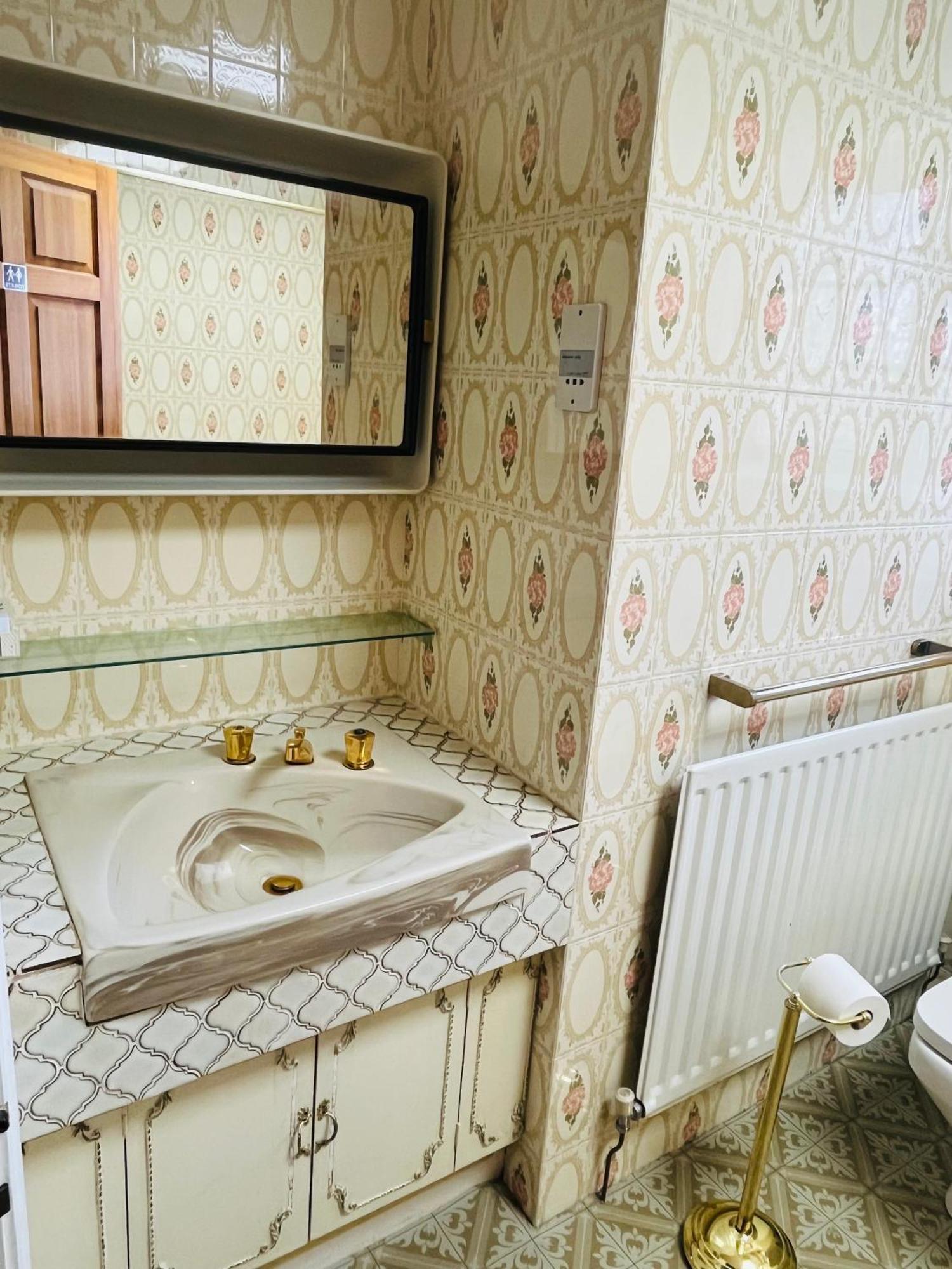 Unwind In Comfort At Cosy Caradus Your 4 Bedroom Home Sweet Home! Birmingham Buitenkant foto