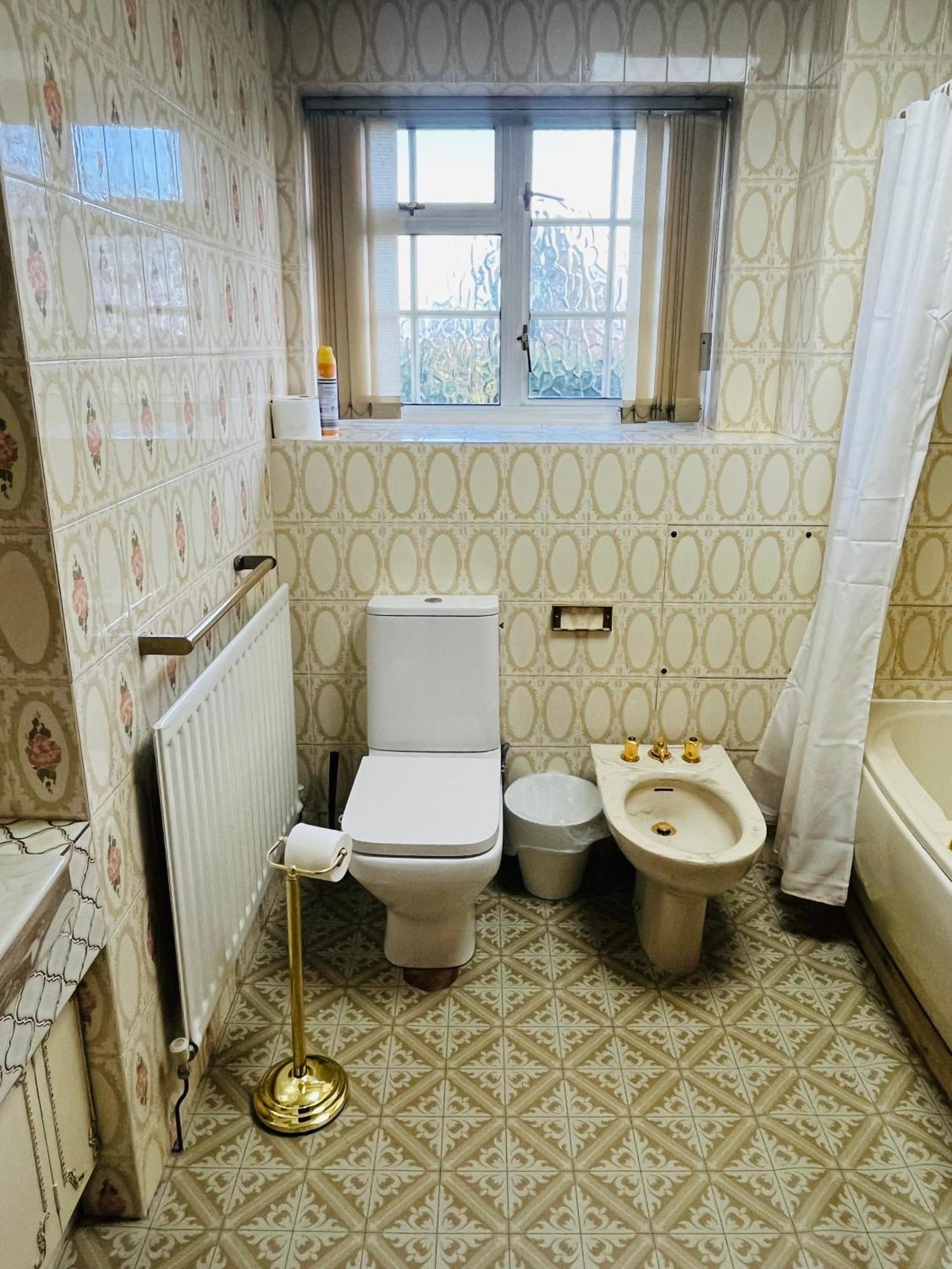Unwind In Comfort At Cosy Caradus Your 4 Bedroom Home Sweet Home! Birmingham Buitenkant foto