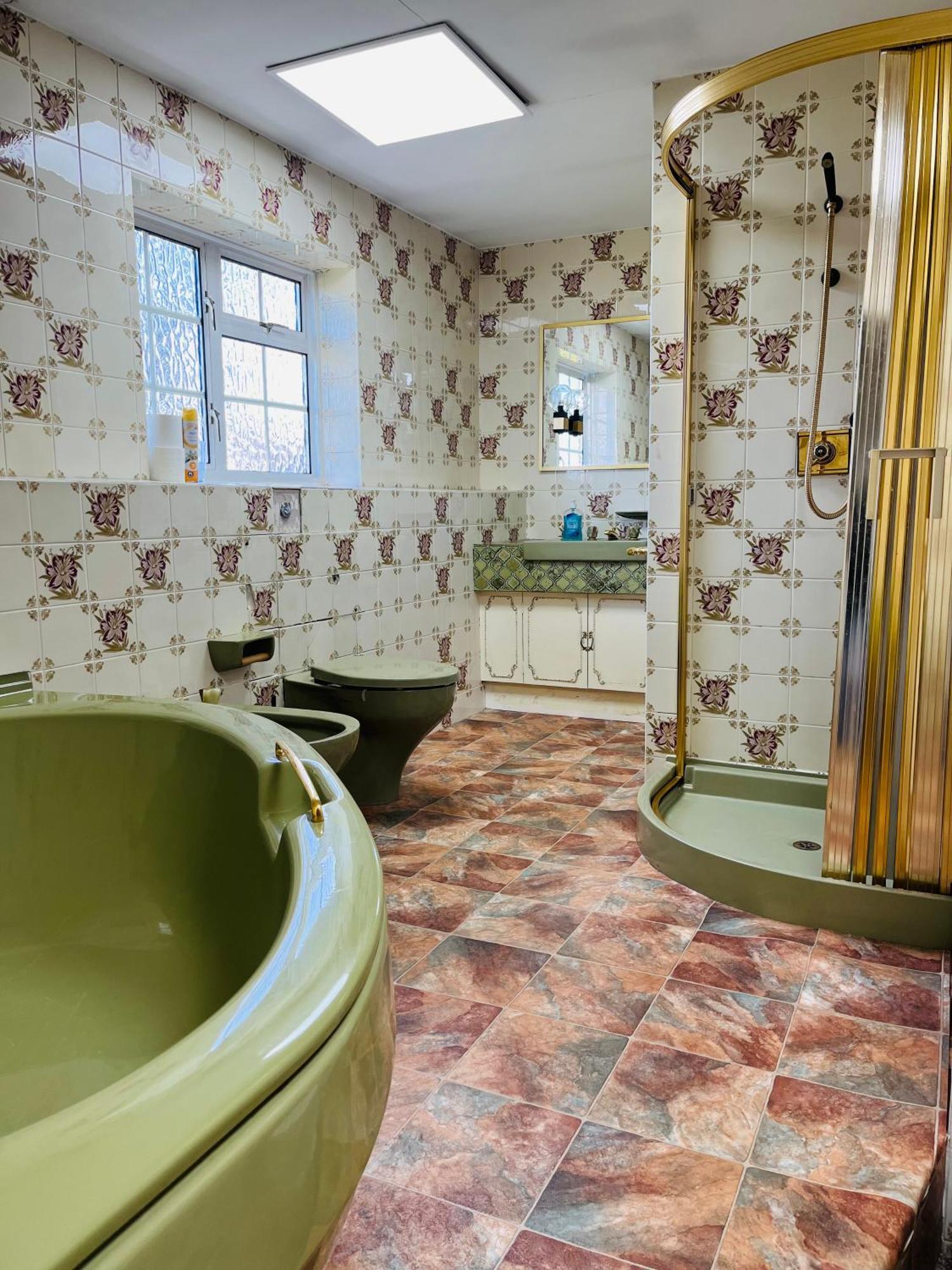 Unwind In Comfort At Cosy Caradus Your 4 Bedroom Home Sweet Home! Birmingham Buitenkant foto