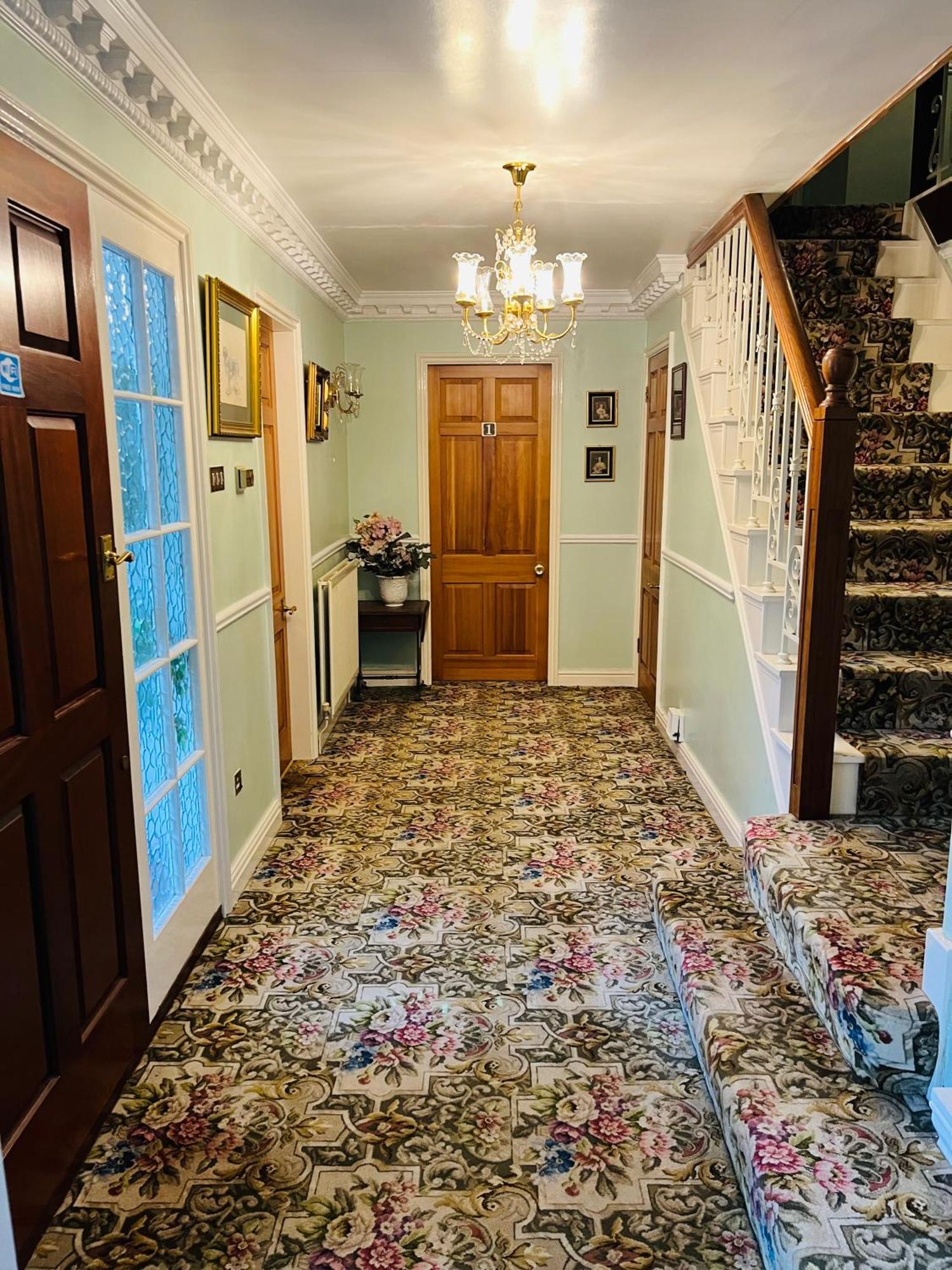 Unwind In Comfort At Cosy Caradus Your 4 Bedroom Home Sweet Home! Birmingham Buitenkant foto