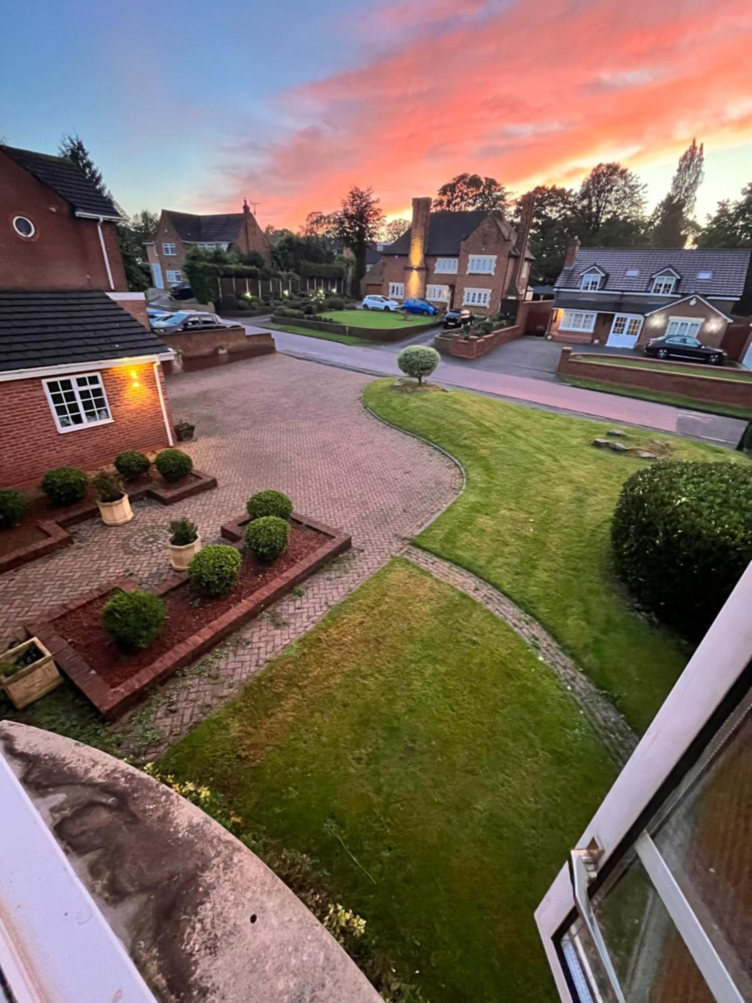 Unwind In Comfort At Cosy Caradus Your 4 Bedroom Home Sweet Home! Birmingham Buitenkant foto