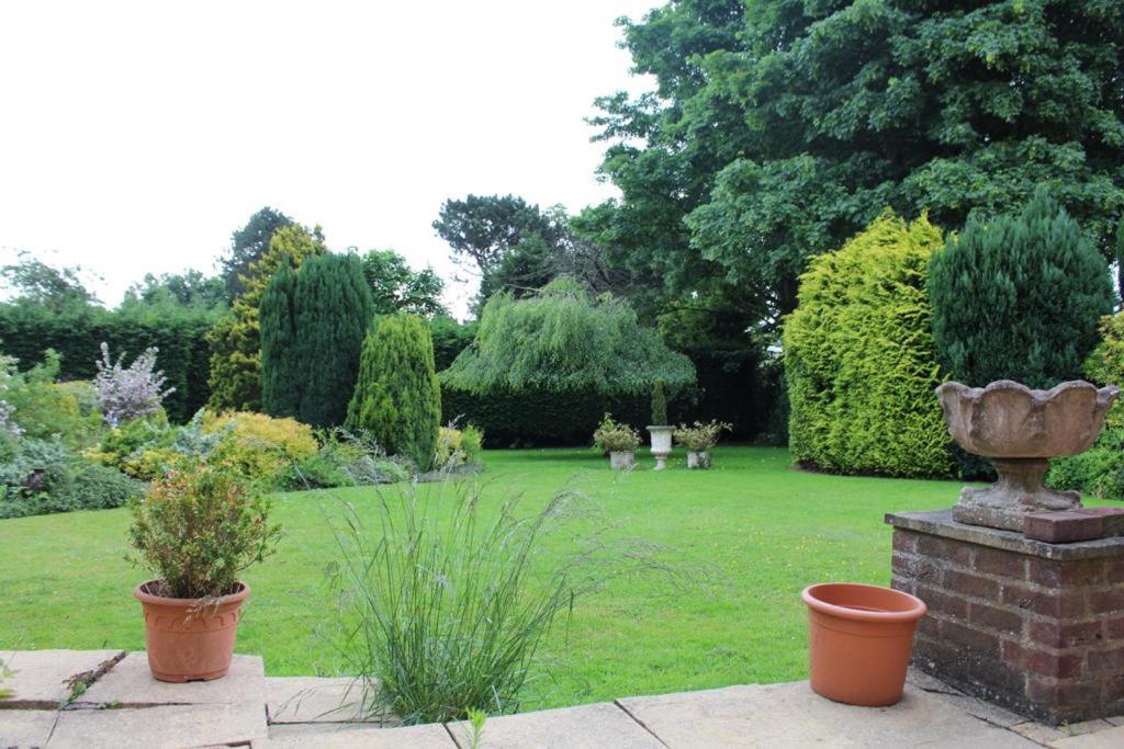 Unwind In Comfort At Cosy Caradus Your 4 Bedroom Home Sweet Home! Birmingham Buitenkant foto