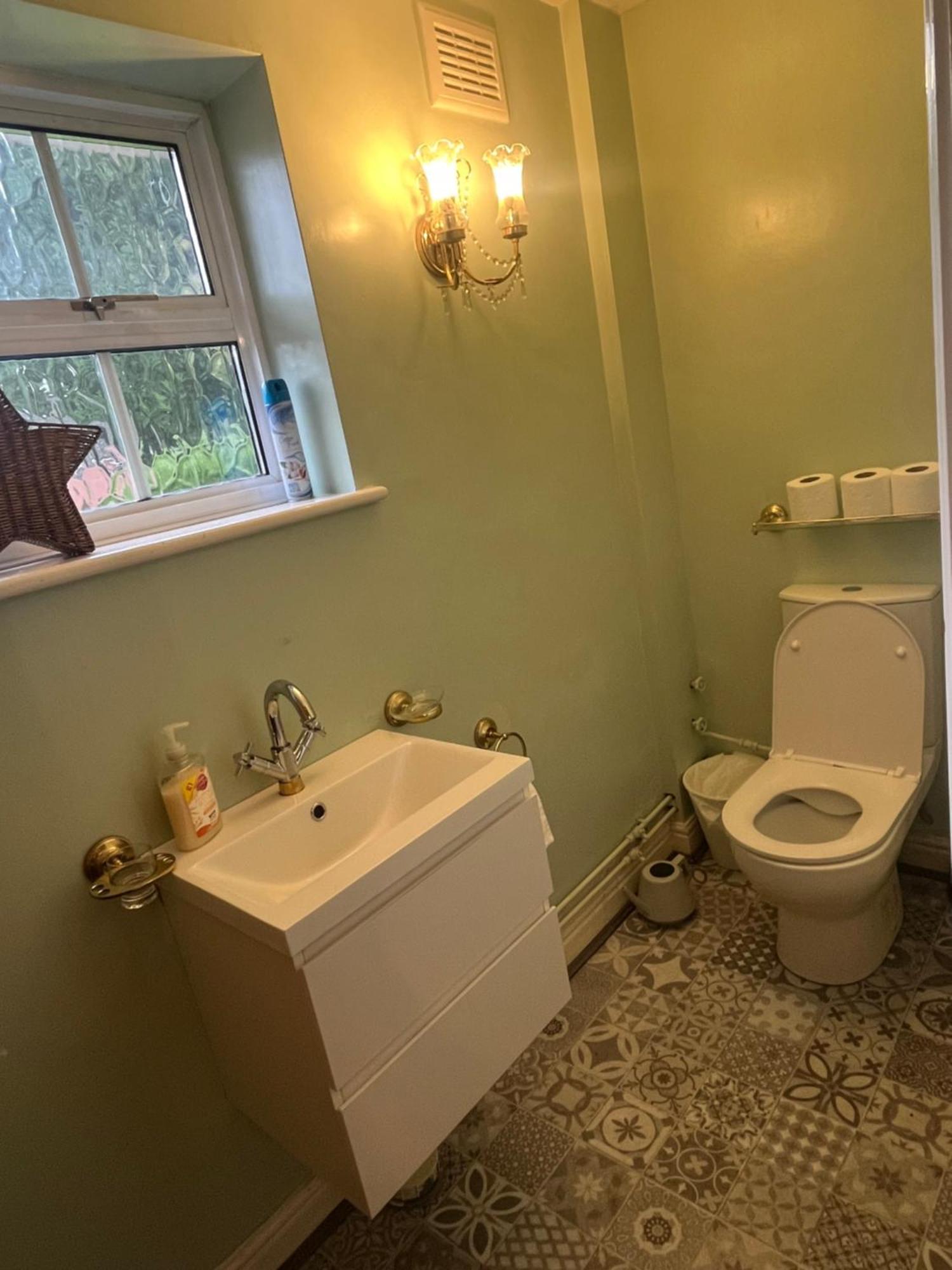 Unwind In Comfort At Cosy Caradus Your 4 Bedroom Home Sweet Home! Birmingham Buitenkant foto