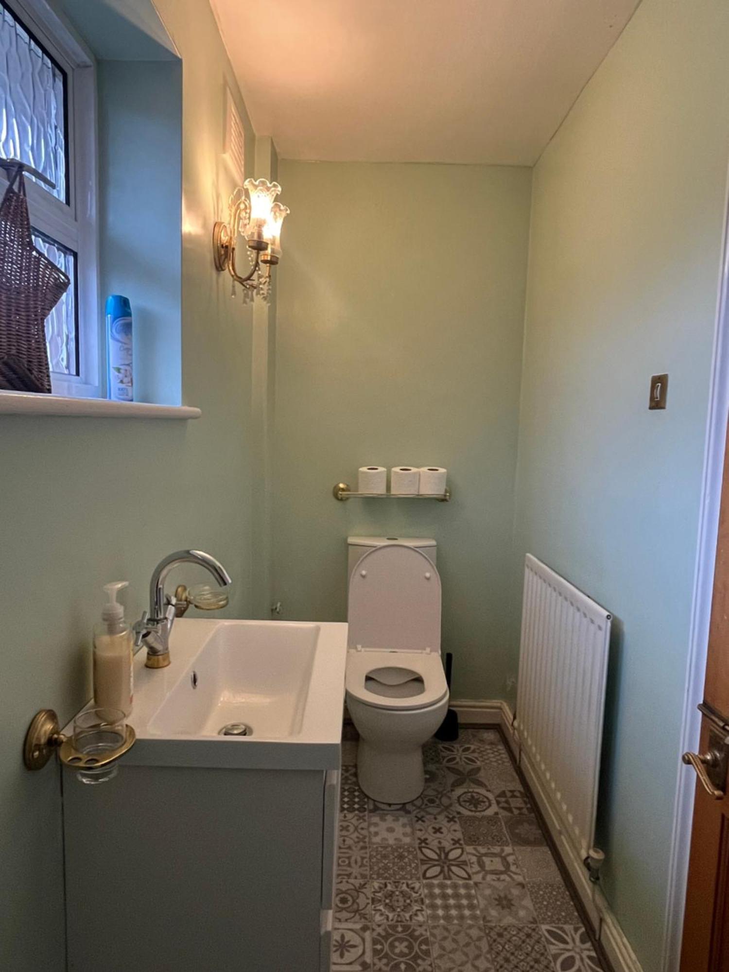 Unwind In Comfort At Cosy Caradus Your 4 Bedroom Home Sweet Home! Birmingham Buitenkant foto